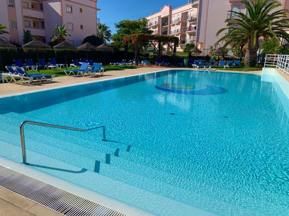 St. James Beach & Pool Apartment Luz Exteriör bild