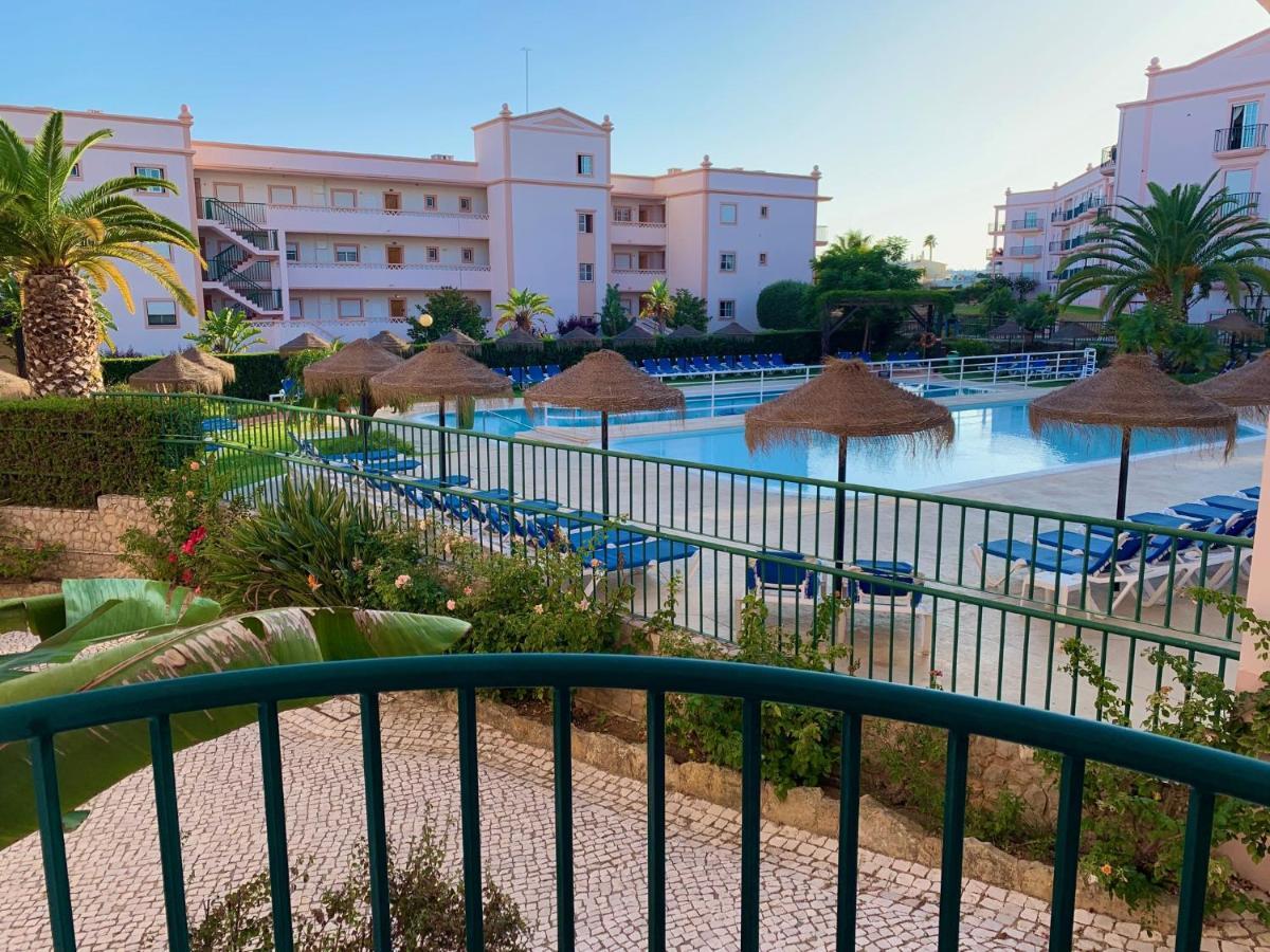 St. James Beach & Pool Apartment Luz Exteriör bild